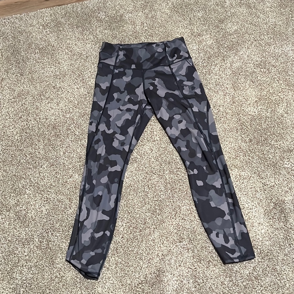 Camo print Athleta workout pants